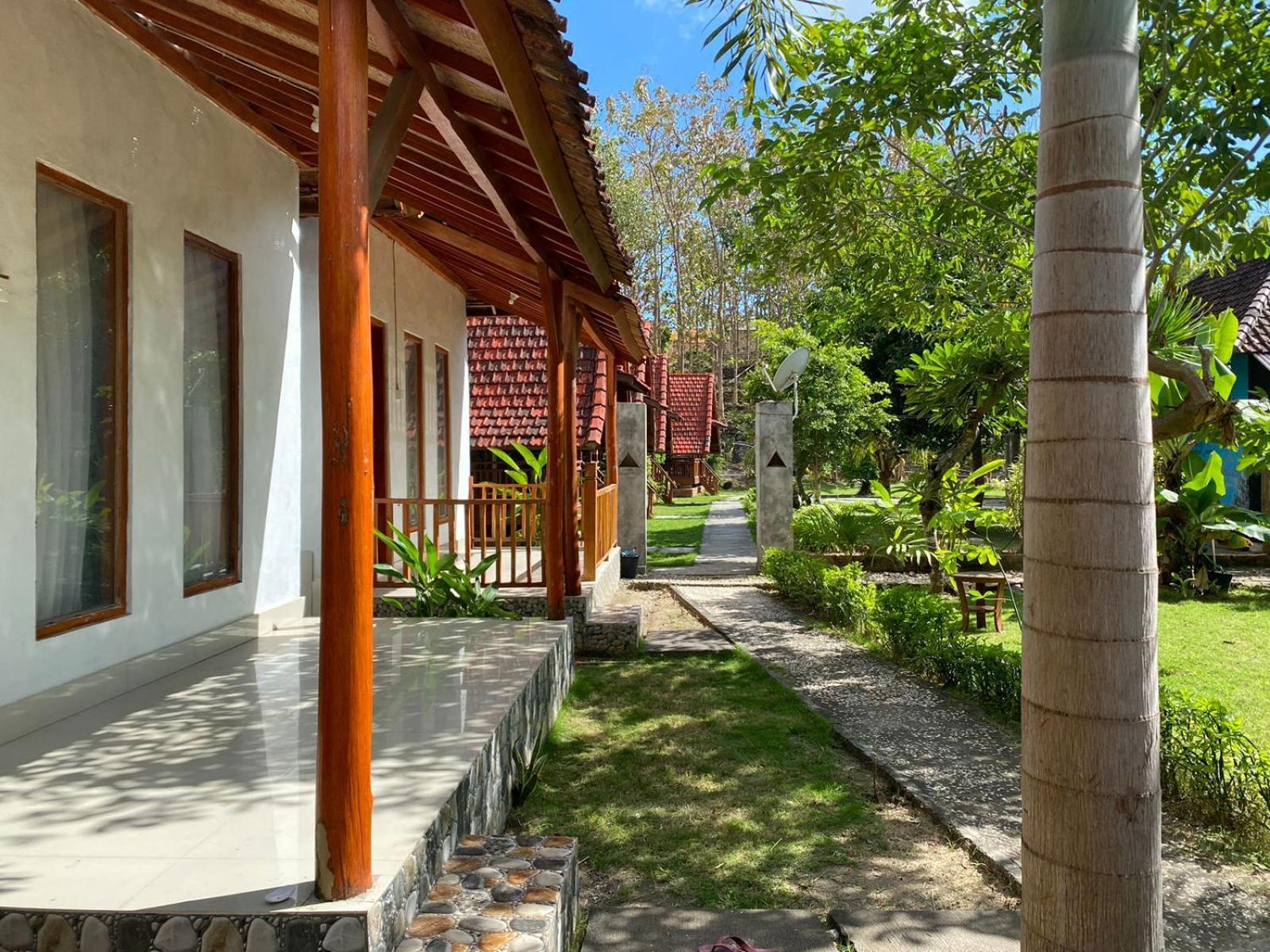 Готель Beautiful House Batununggul Екстер'єр фото